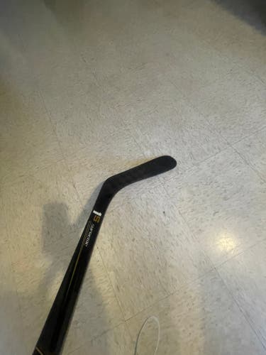 Senior Bauer Supreme 1S Right Handed Hockey Stick P92 102 Flex (Used)