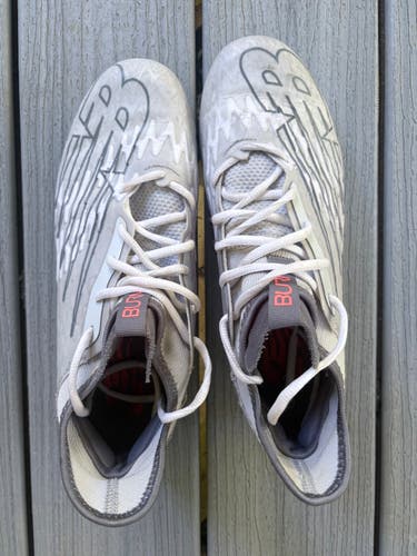 Gray Unisex Size M 9.5 (W 10.5) Adult New Balance Molded Cleats Cleats (Used)