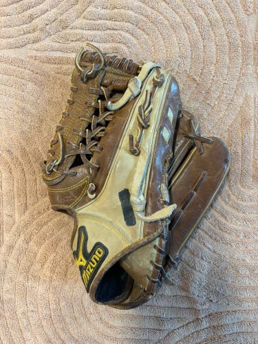 Mizuno Classic Pro Soft RH Baseball Glove 12.75" (Used)