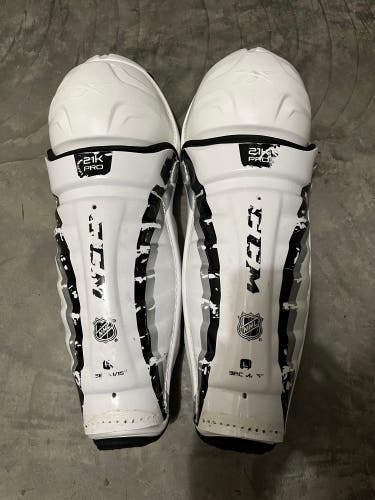 Senior CCM 21K 15" Shin Pads (Used)