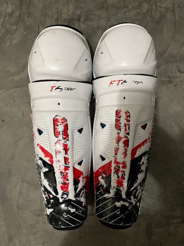 Senior CCM JetSpeed FT6 Pro 15" Shin Pads (Used)