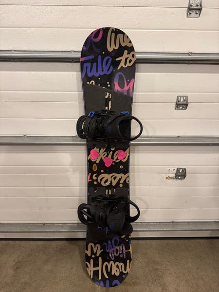 Women's Burton Socialite Snowboard With Large Burton Scribe