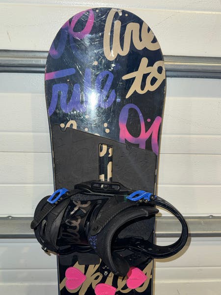Women's Burton Socialite Snowboard With Large Burton Scribe
