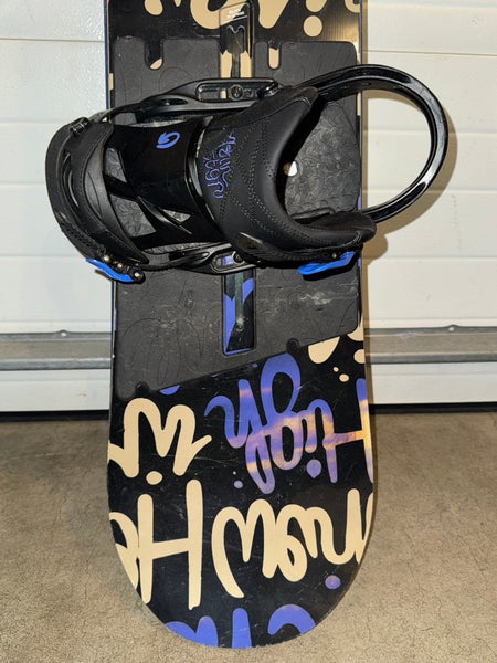 BURTON SOCIALITE 142 × BURTON SCRIBE M Women's Burton Socialite Snowboard With Large Burton Scribe