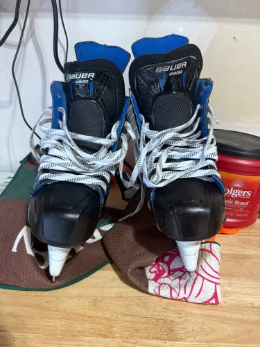 2018 Bauer Nexus 2900 Hockey Skates Regular Width 8.5 (Used)