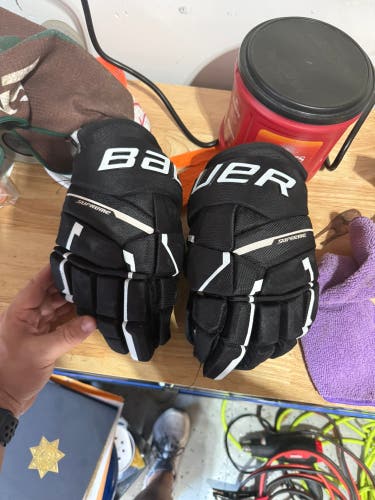 Bauer Supreme M5 Pro Gloves 13" (Used)