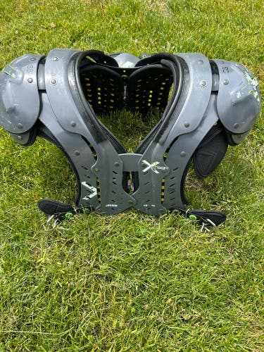XTech Medium Adult Shoulder Pads (Used)