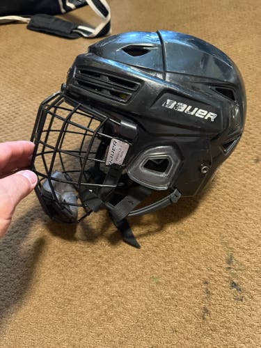 Medium Bauer Re-Akt 200 Helmet (Used)