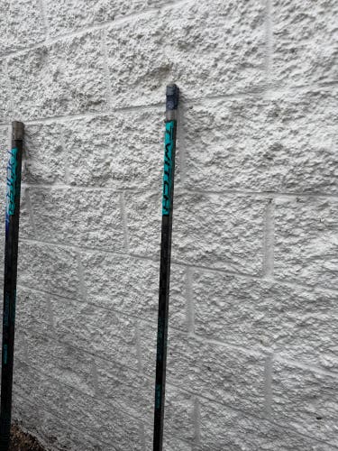 Intermediate Bauer Twitch Left Hand Hockey Stick P92 65 Flex (Used)