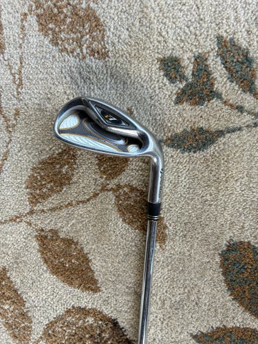 Men's TaylorMade R7 Right Handed Wedge Regular Flex (Used)