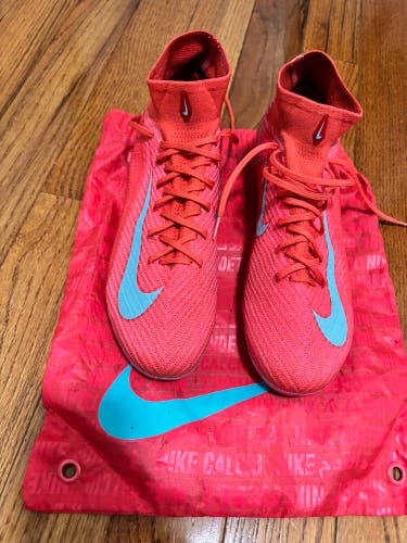 Red Men's Size M 12.0 (W 13.0) Nike Mercurial superfly 9 Cleats (Used)