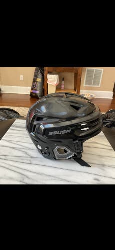 Medium Bauer Re-Akt 155 Helmet (Used)