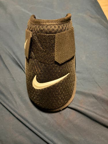 Black Senior Nike Elbow Protection (Used)
