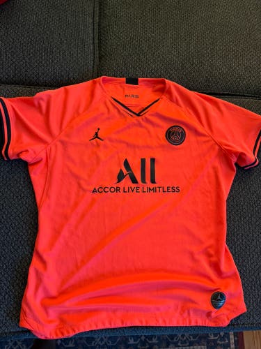 PSG XL Boys Jordan Jersey
