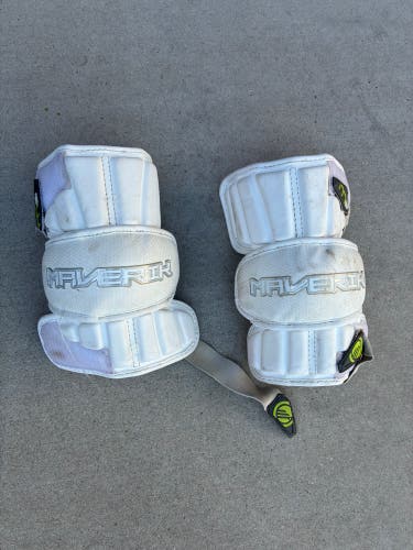 Medium Adult Maverik M5 Arm Pads (Used)