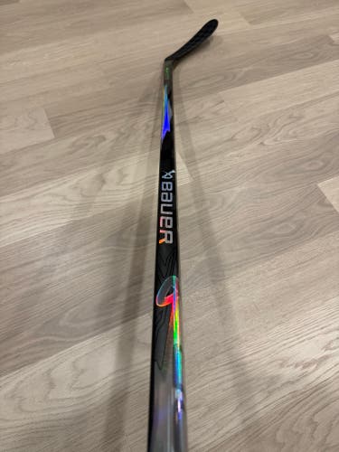 Senior Bauer Vapor Flylite Right Handed Hockey Stick P28 65 Flex Pro Stock (New)