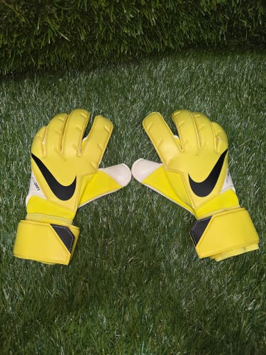 Nike Goalkeeper Gloves Vapor Grip 3. Size 8.5