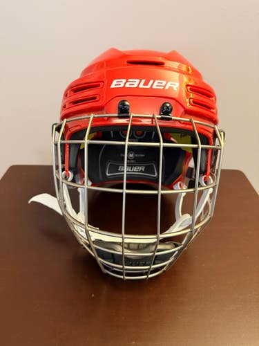 Medium Bauer Re-Akt 75 Helmet (Used)