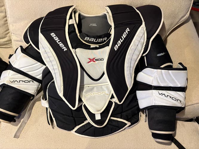 XL Bauer Vapor X900 Goalie Chest Protector (Used)