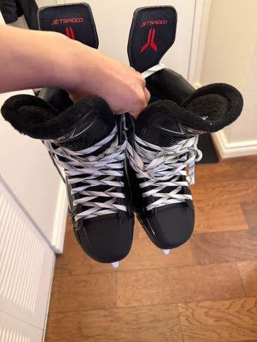 2025 CCM JetSpeed FT880 Hockey Skates Wide Senior 7.0 (Used)