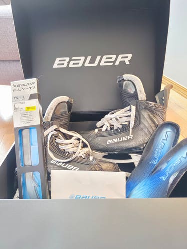 Custom Bauer Vapor Flylite Skates – Size 8, Fit 1 (Includes 2 Sets of Fly-Ti Steel!)