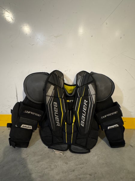 Medium Bauer Supreme S27 Goalie Chest Protector (Used)