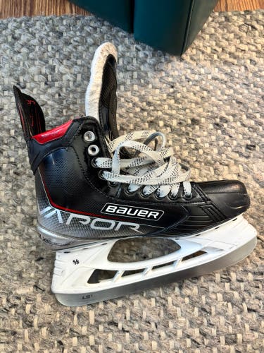 Bauer Vapor 3X Hockey Skates Regular Width 8.5 (Used)