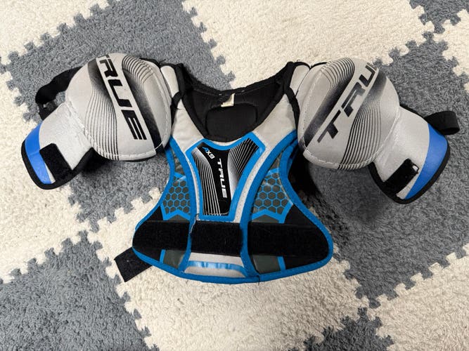 Men's Large Youth True Shoulder Pads (Used)