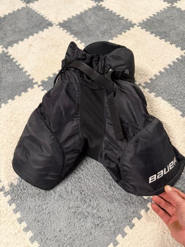 Youth Medium Bauer Hockey Pants (Used)