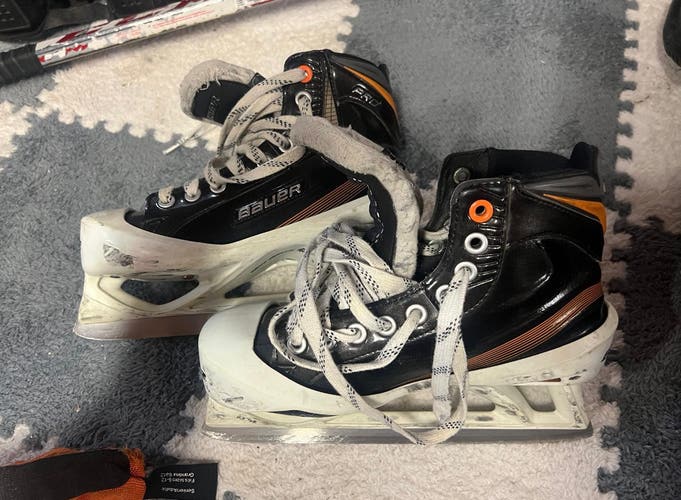 Bauer Pro Hockey Goalie Skates Regular Width Size 4 (Used)