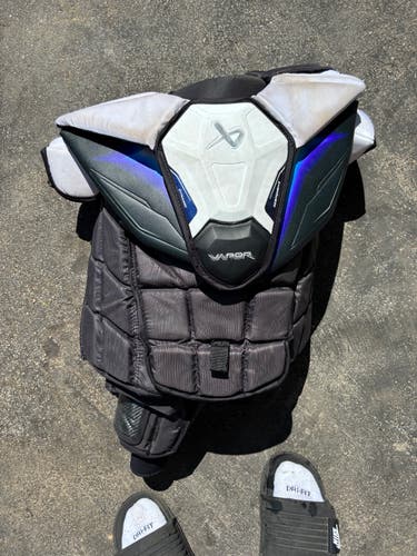 Small 2025 Bauer Vapor Flylite Goalie Chest Protector (Used)