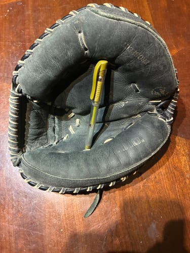 Used Mizuno GXC 112 RG Catchers Glove