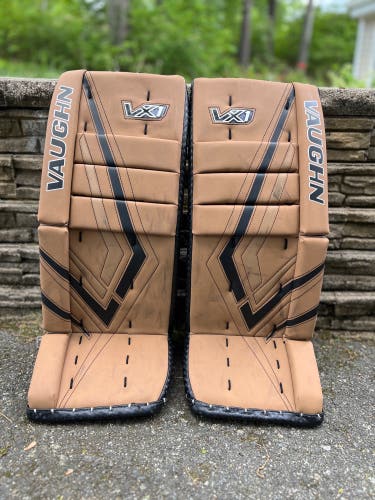 24" 2025 Vaughn VX1 Goalie Leg Pads (Used)