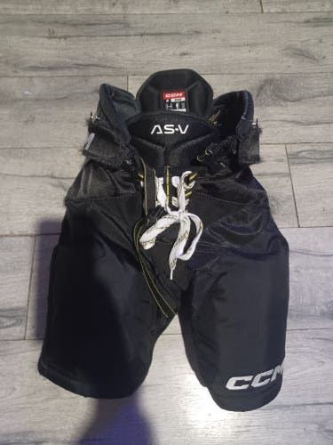 Junior Medium CCM Tacks AS-V Hockey Pants (Used)