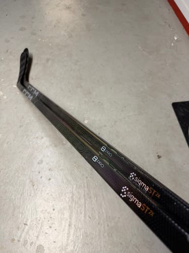 2-Pack Senior CCM JetSpeed FT8 Pro Right Handed Hockey Stick P90 80 Flex Pro Stock (Used)