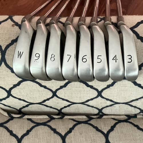 Ping G2 Blue Dot Iron Set 3-9, W Regular Steel Shaft (Right Handed) - flex?