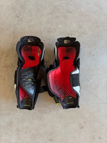 Senior Bauer Vapor Hyperlite 14" Shin Pads (Used)