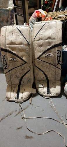 33" Reebok Goalie Leg Pads (Used)