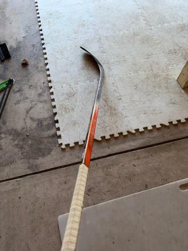 Intermediate Bauer Vapor Hyperlite 2 Right Handed Hockey Stick 55 Flex Pro Stock (Used)