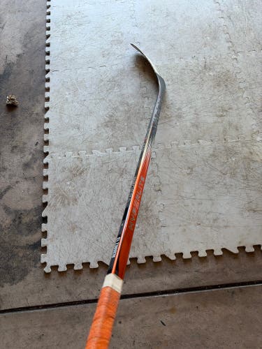 Intermediate Bauer Vapor Hyperlite 2 Right Handed Hockey Stick P92 55 Flex Pro Stock (Used)