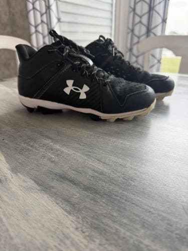 Youth 6Y (Big Kids / Youth) Under Armour Leadoff Low RM JR. (Used)
