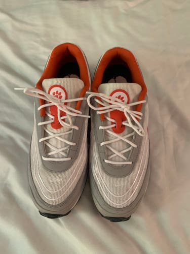 Clemson Size M 11.0 (W 12.0) Adult Nike Air Max Verse Shoes (Used)