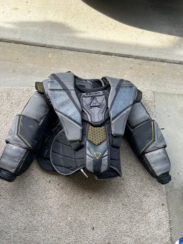 Large Bauer Mach Goalie Chest Protector (Used)