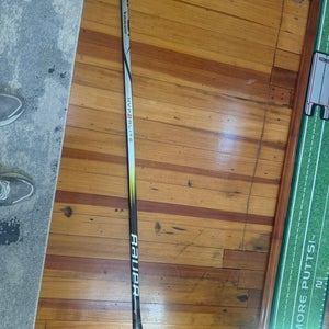 Senior Bauer Vapor Hyperlite 2 Left Hand Hockey Stick P28 77 Flex (New)