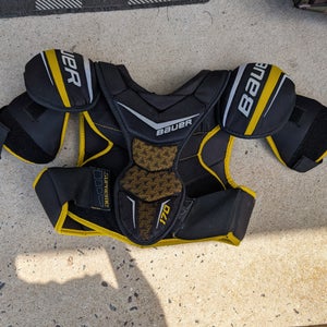 Men's Small Senior Bauer Supreme 170 Shoulder Pads