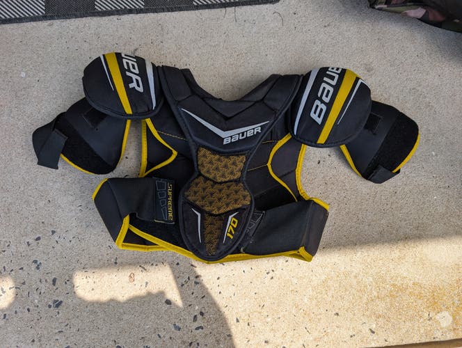 Men's Small Senior Bauer Supreme 170 Shoulder Pads