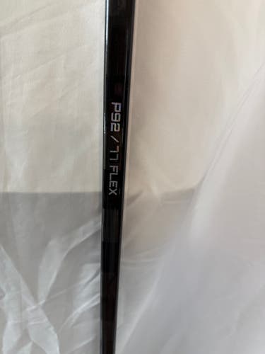 New FT9 PRO Styled BLACKOUT Stick – P92 – 75 Flex – Hybrid Kick – 385g