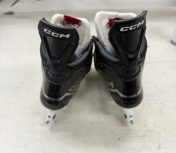 Black 2023 CCM JetSpeed FT6 Pro Hockey Skates Wide Width Pro Stock 9.5 (Used)