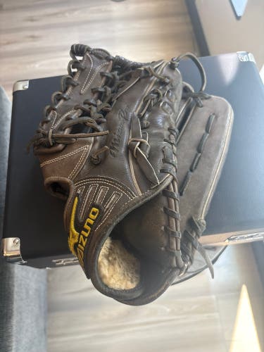 Crest Hide Supreme Elite Mizuno Pro Full Trapeze RH Outfield Baseball Glove 12.5" (Used)