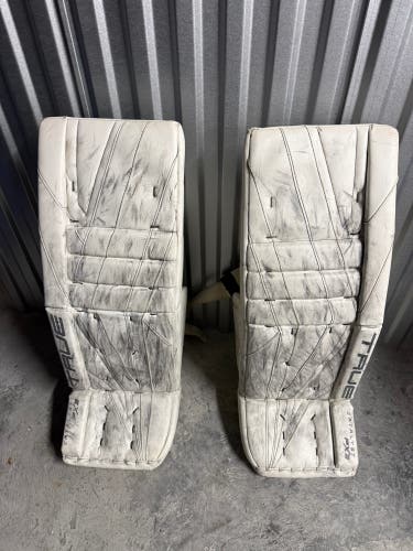34" True Catalyst PX3 Goalie Leg Pads (Used)